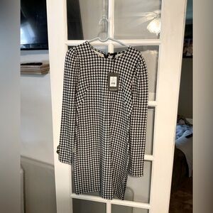 WHO WHAT WEAR black and white houndstooth print dress. NWT. Size medium